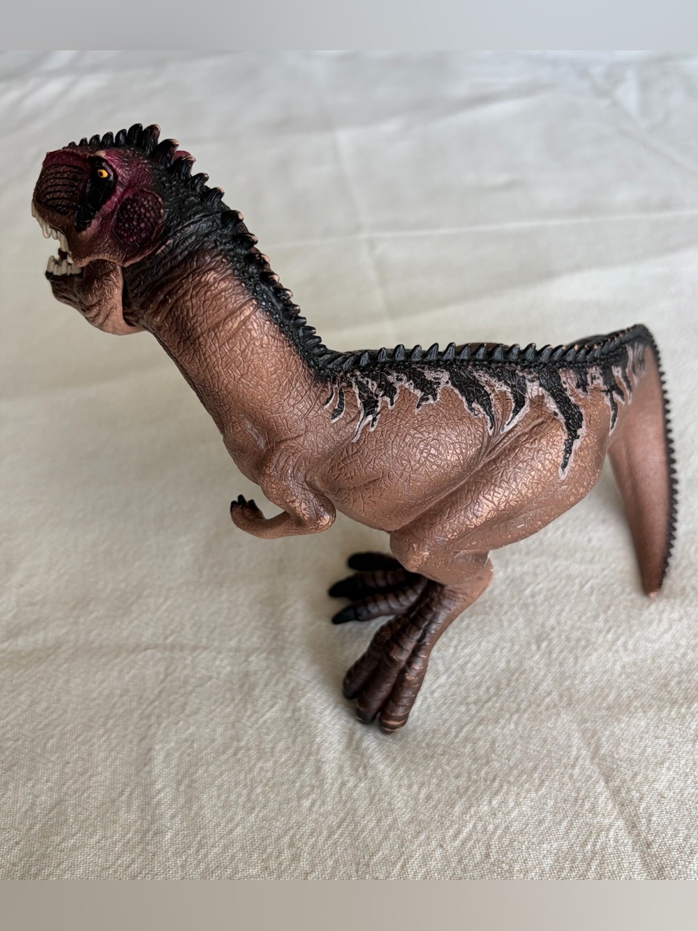 Schleich Giganotosaurus Dinosaur Figure Toy - Picture 5 of 7